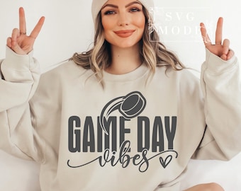 Vibraciones de hockey SVG PNG, Hockey mamá svg, Game Day Vibes Svg, mamá vida svg, camisa de mamá de hockey, camisa de hockey svg, archivos svg de mamá de hockey, deportes svg