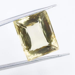 Excellent Quality Natural yellow Sapphire gemstone Best Sapphire jewelry Size=19x11x15mm Weight 23.45Carat