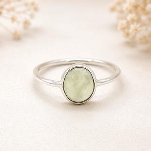 天然プレナイトリング、手作りのスターリングシルバーリング、女性向けの繊細な宝石ジュエリー