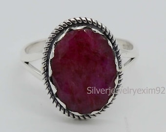 Ovaler Rubinring: Handgefertigter Statementring aus 925 Sterlingsilber