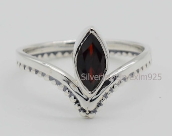 Sterlingzilveren ring Marquise Garnet: handgemaakte sierlijke sieraden