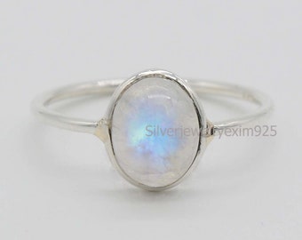 Oval Rainbow Moonstone Ring: 925 Sterling Silver, Blue Fire