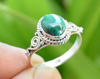 925 silver malachite ring-natural malachite ring-handmade ring-oval shape ring-green malachite ring-ring for women-design ring