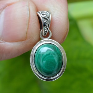Colgante de Malaquita Verde, Colgante de Plata de Ley 925, Colgante de Malaquita Ovalada, Collar Colgante de Mujer, Colgante de Piedras Preciosas, Colgante de Malaquita