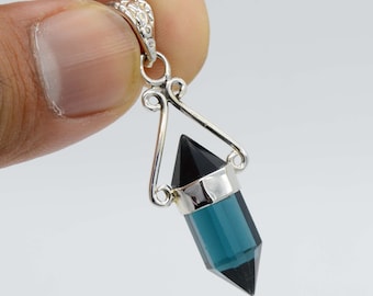 Colgante de topacio azul de Londres hecho a mano en plata de ley 925