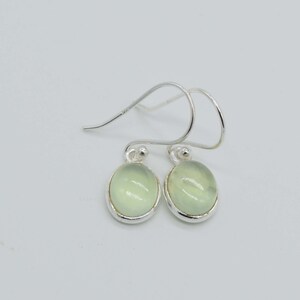 Prehnit Ohrring, 925 Sterling Silber Ohrring, Brautjungfern Geschenk, baumeln Tropfen Ohrringe, Frauen Ohrring, oval Prehnit Ohrring, Schmuck für sie