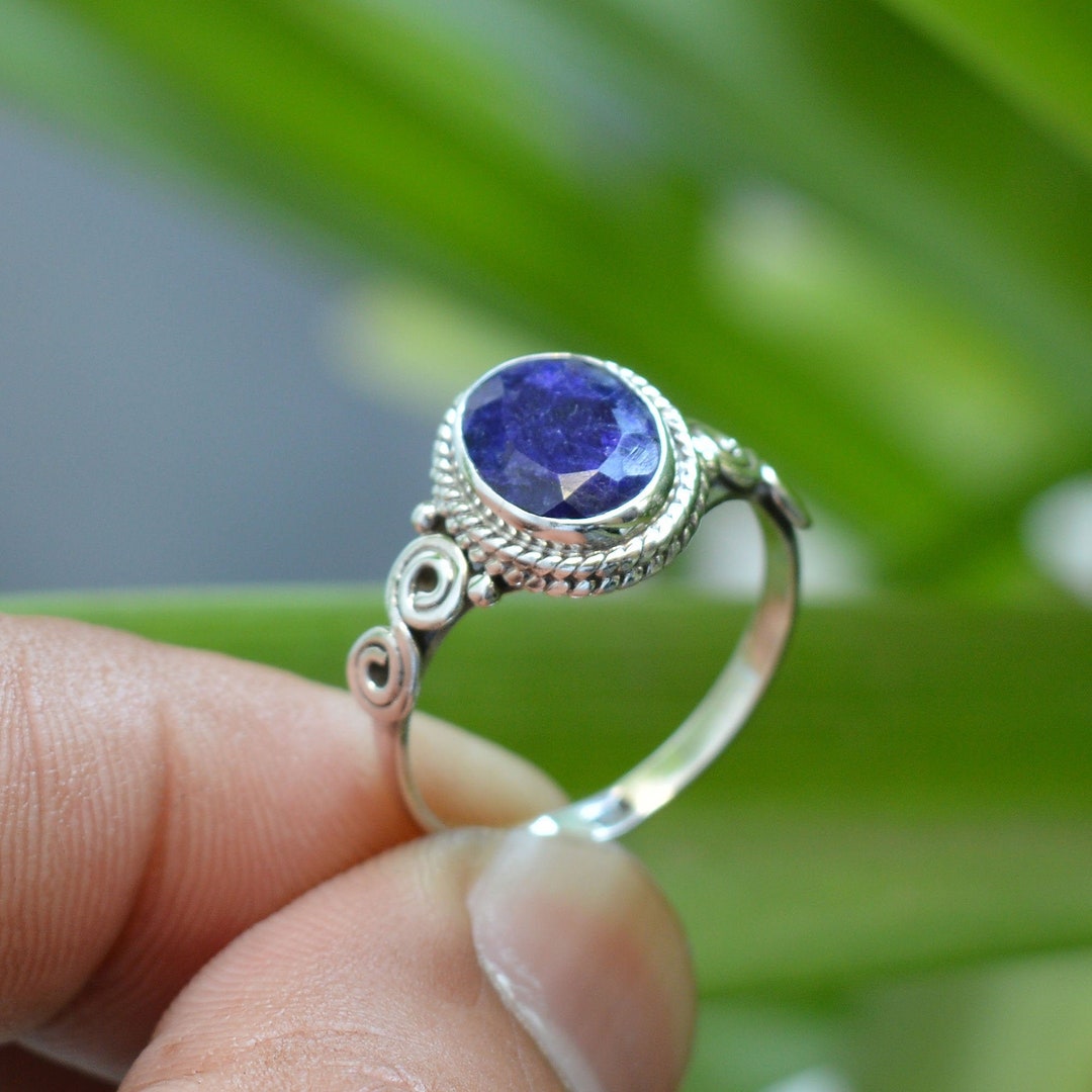 Bague de fiançailles saphir bleu ovale en or blanc massif 14