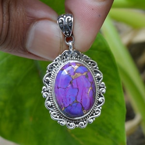 Colgante de turquesa y cobre morado hecho a mano: joyería artesanal de plata de ley