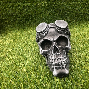 Dipped Latex Mould to skull ornament suitable for Concrete or Plaster of Paris