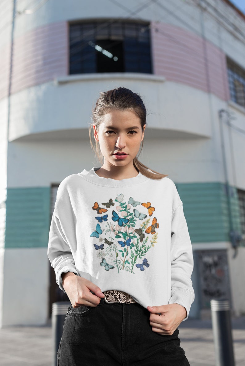 Vintage Butterfly Bouquet Unisex Flowers Heavy Blend Crewneck Etsy