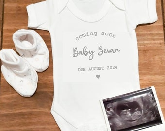 Personalised Pregnancy Custom Baby Name Vest heart Baby Grow Bodysuit Reveal Announcement