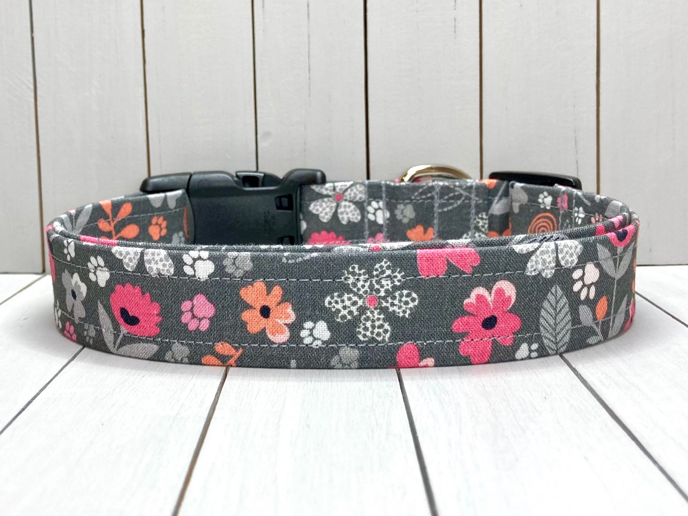Merbary Basic Nylon Dog Collar, Adjustable for Small, Medium, Large pet and  Puppies Accessories, Cute Colors for Male, Female, boy, Girl, Puppy 