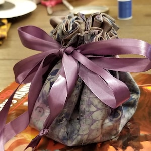 Custom Commission Slot: Dice Bag of Superior Holding (Large)(Dice Not Included)
