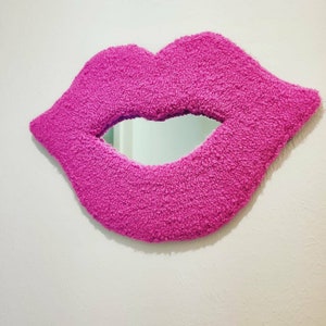 Tufted mirror,Lips mirror, handmade home decor, handtufted mirror image 2