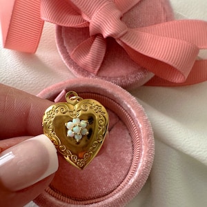 Opal locket genuine Opal, Opal jewelry, opal lockets, firey opals,vintageopals,vintage lockets,opal locket,opal jewelry