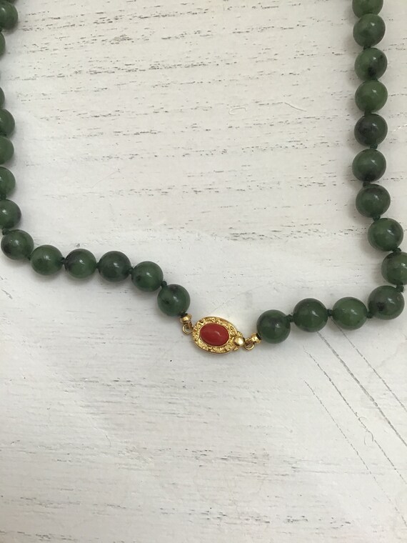 Vintage necklace genuine jade and red natural cor