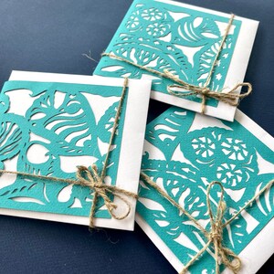 RED SEA (6), Collectie van drie blauw-cyaan wenskaarten met envelop