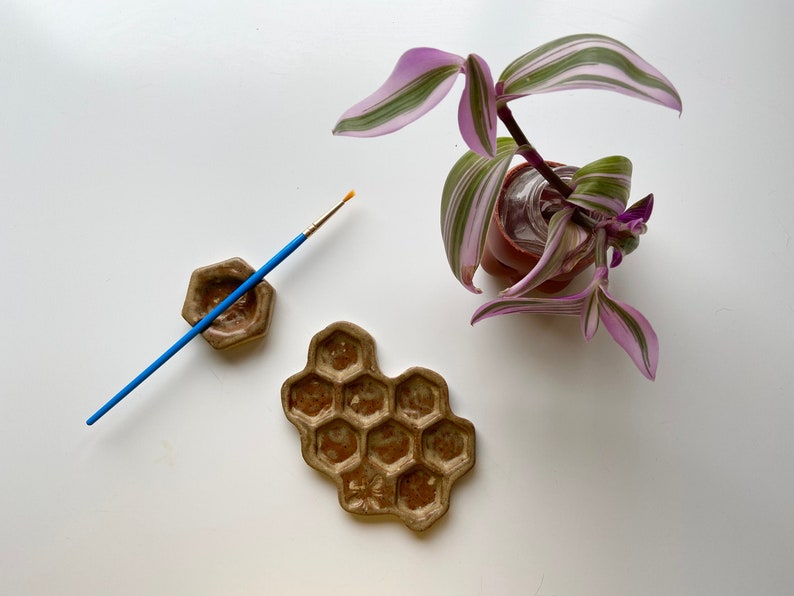 Mini Honeycomb Bee Palette, Artist Palette, Single pane well, 8
