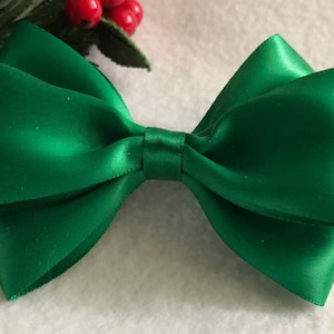 Emerald Green Satin Hair Bow, Christmas or St. Patrick&#39;s Day Hair Bow Baby Hair Bows, Toddler Bows,  Headband