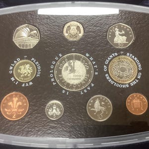 2000 Coins of Great Britain Royal Mint Issue 10 Coin Set Proof Set New Millennium Crown Greenwich 5 Pound