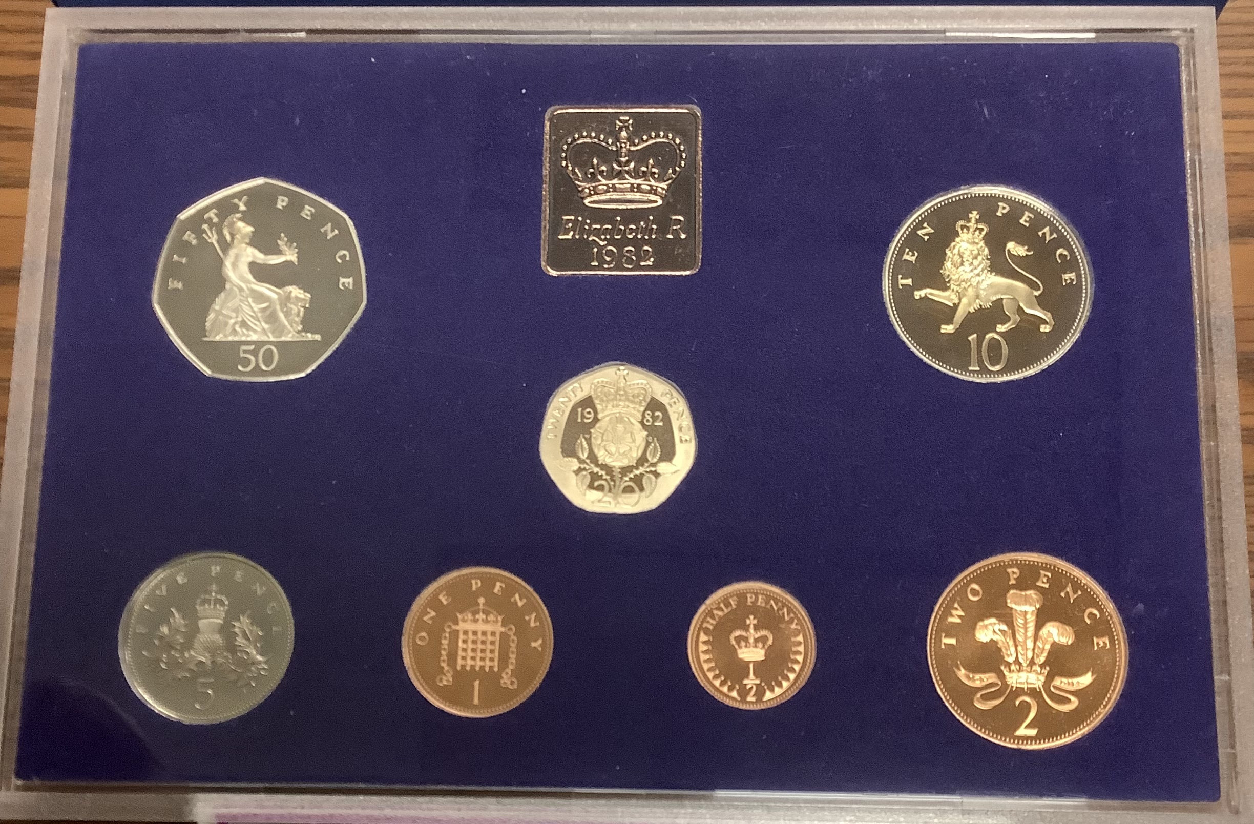 売れ筋新商品 1982年英国王立造幣局発行コインセット プルーフセット - Etsy 日本 コレクション
