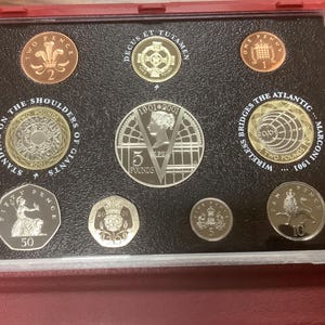 2001 Queen Victoria End of Reign Five Pound & Wireless Bridges Atlantic 2 Pound Coin Proof Coins of Great Britain Royal Mint Issue Coin Set