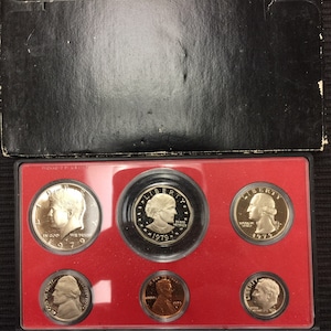 1979 United States Mint Proof Set in Original Box with Susan B Anthony Dollar