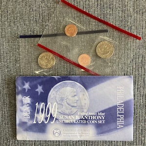 1999 United States Mint Susan B. Anthony Uncirculated Coin Set Denver & Philadelphia 2 Coin Set in Original Envelope