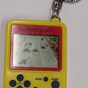 エキサイトキーチェーン レーシングゲーム イエロー 新品電池