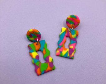 Emma| Pendientes hechos a mano con declaración de arcilla polimérica | Arcoiris | De moda Retro Colorido | Multicolor