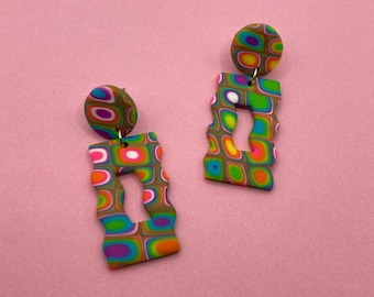 Emma| Pendientes hechos a mano con declaración de arcilla polimérica | Arcoiris | De moda Retro Colorido | Multicolor