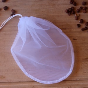 Nut Milk Bag – Oval-Shaped, Reusable Fine Mesh Strainer for Almond Milk, Cold Brew Coffee, Juice & More – BPA-Free, Easy to Clean