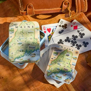 Mazzo di carte da gioco standard da 52 carte con mappa dello stato del Maine - Formato ufficiale da poker di Las Vegas