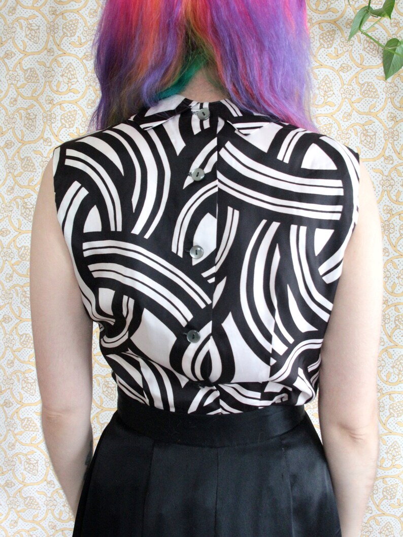 S Vintage 1960/'s Black and White Sleeveless Blouse