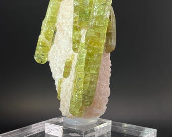 Green Apatite on calcite 7.5x4x3cm Liscombe deposit, Ontario, Canada