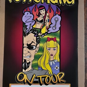 La conspiración de la descendencia de uno en el cartel de gira de doble cara 2000 tatuaje de llamas de calavera 2000