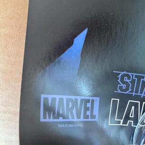 Op de afbeelding: Een zwart-witte poster met het Marvel-logo en de tekst "Star Wars: Labyrinth of Evil".