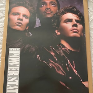 El póster original de recuerdos musicales de la época de la central eléctrica de los años 80