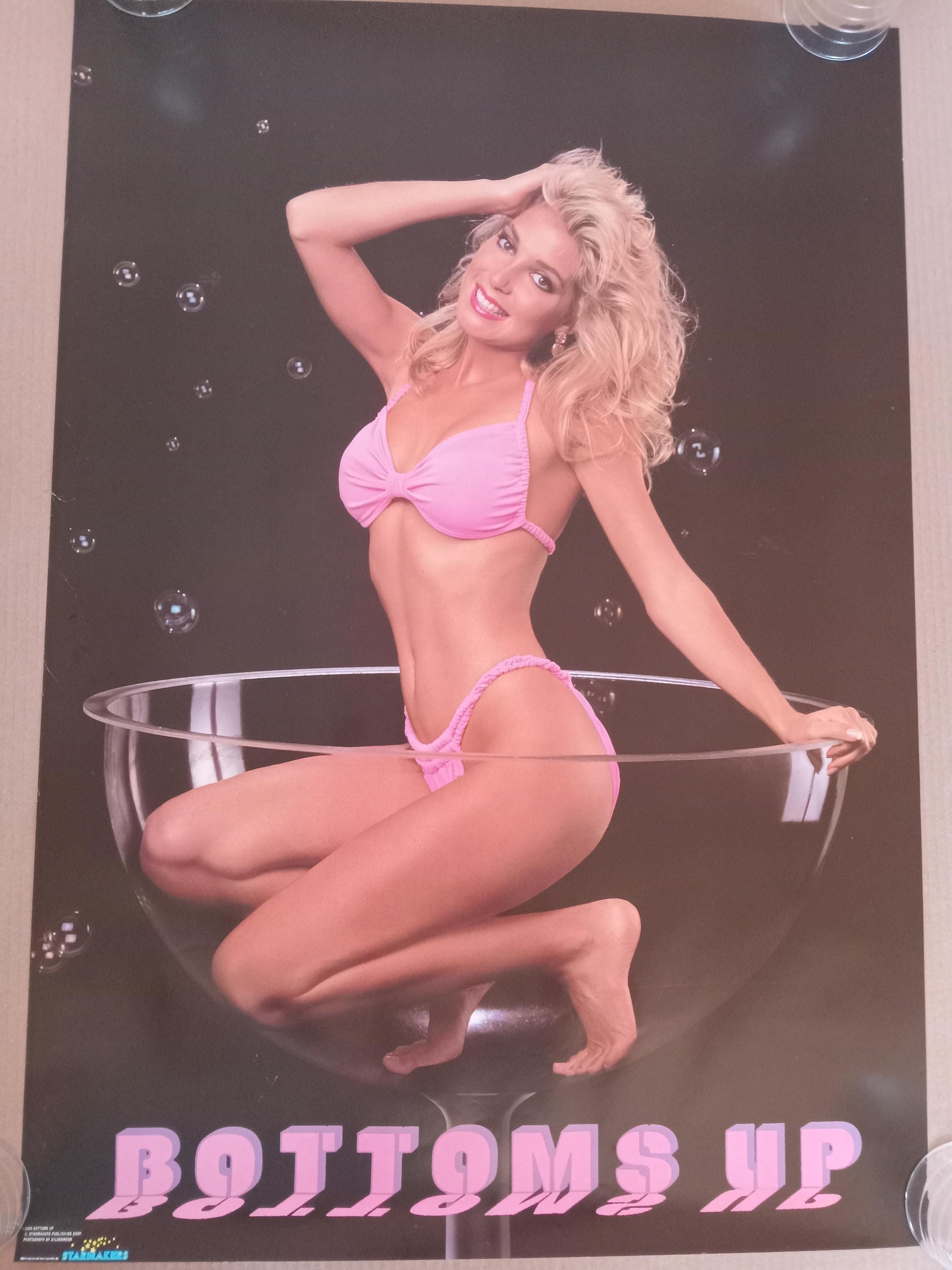 ビキニモデル 宇宙空間 ポスター 80s bikini poster - Etsy 日本