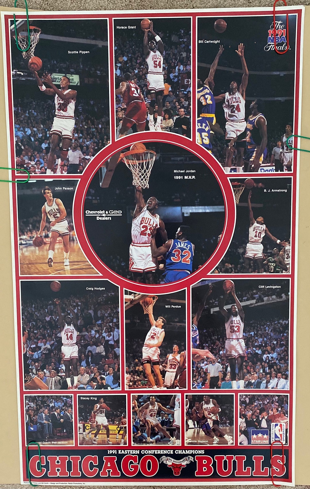 シカゴ・ブルズ 写真集 オフ-ホワイト™️×NBAシカゴ・ブルズのコラボコレクションが発売