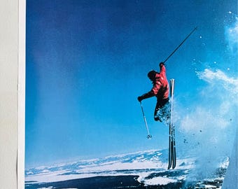 Poster d'epoca sulla collina Uomo sciatore discesista Sciatore