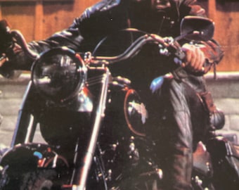 Alhudapk Com Arnold Schwarzenegger Riding Bike Terminator Arnold