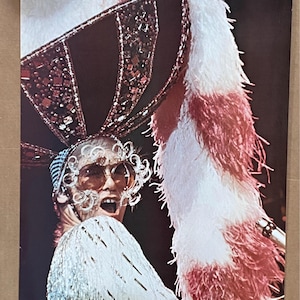 mejores deseos Elton John Mini vintage cartel cabeza vestido gafas concierto foto estilo fotografía 1970s
