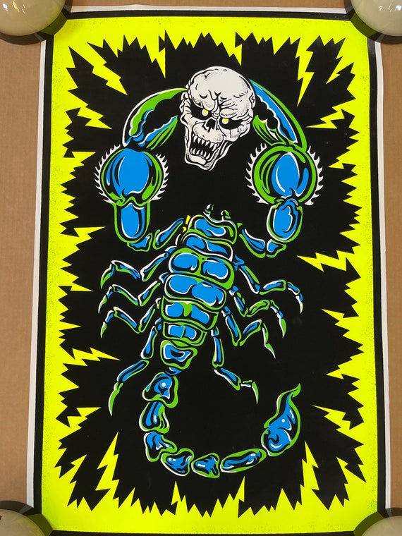 90s ヴィンテージ　ブラックライトポスター　スカル　グロウ Scorpion Vintage Blacklight Poster Skull Velvet Flocked