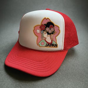 Vintage Japan Trucker Hat – Red & White Foam Front Cap with Embroidered Geisha Patch – Retro Japanese Inspired Asia Travel Hat