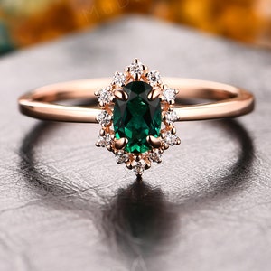 Gorgeous Emerald Jewelry//Solid Gold Emerald Engagement Ring//1/2CT Tiny Emerald Women&#39;s Ring// Mother&#39;s Day Gift Ring//Emerald Wedding Ring