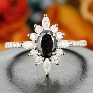 Antique Grey Diamond Ring// 1.0CT Oval Shape Salt & Pepper Diamond Wedding Engagement Ring 18k Solid Gold//Women&#39;s Ring/Natural Diamond Ring