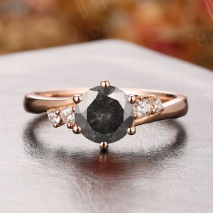 Grau Moissanite Verlobungsring / / Wunderschöner grauer Moissanite Ehering für sie / / 6.5 mm Rundschliff Salz & Pfeffer Moissanite Versprechen Ring Gold
