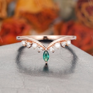 Natural Pearl Wedding Ring Band// 14k Solid Gold Emerald Ring Enhancer// Tiara Matching Women&#39;s Ring// Pearl Jewelry// Ladies Ring for Her