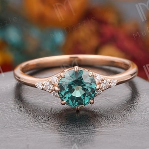 Teal Sapphire Ring// Anniversary Gift// Vintage Blue Green Sapphire Engagement Ring// Unique Women&#39;s Jewelry// 6mm Round Cut Sapphire Ring